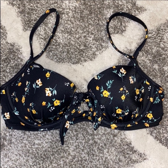 Bikini top - Picture 1 of 3